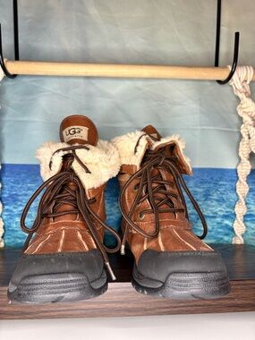 UGG Brown Waterproof Leather Lace-Up Shearling-Trim Winter Boots